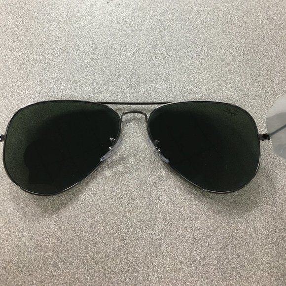 Ray-Ban Rb3025 Classic Aviator Sunglasses - Picture 3 of 10